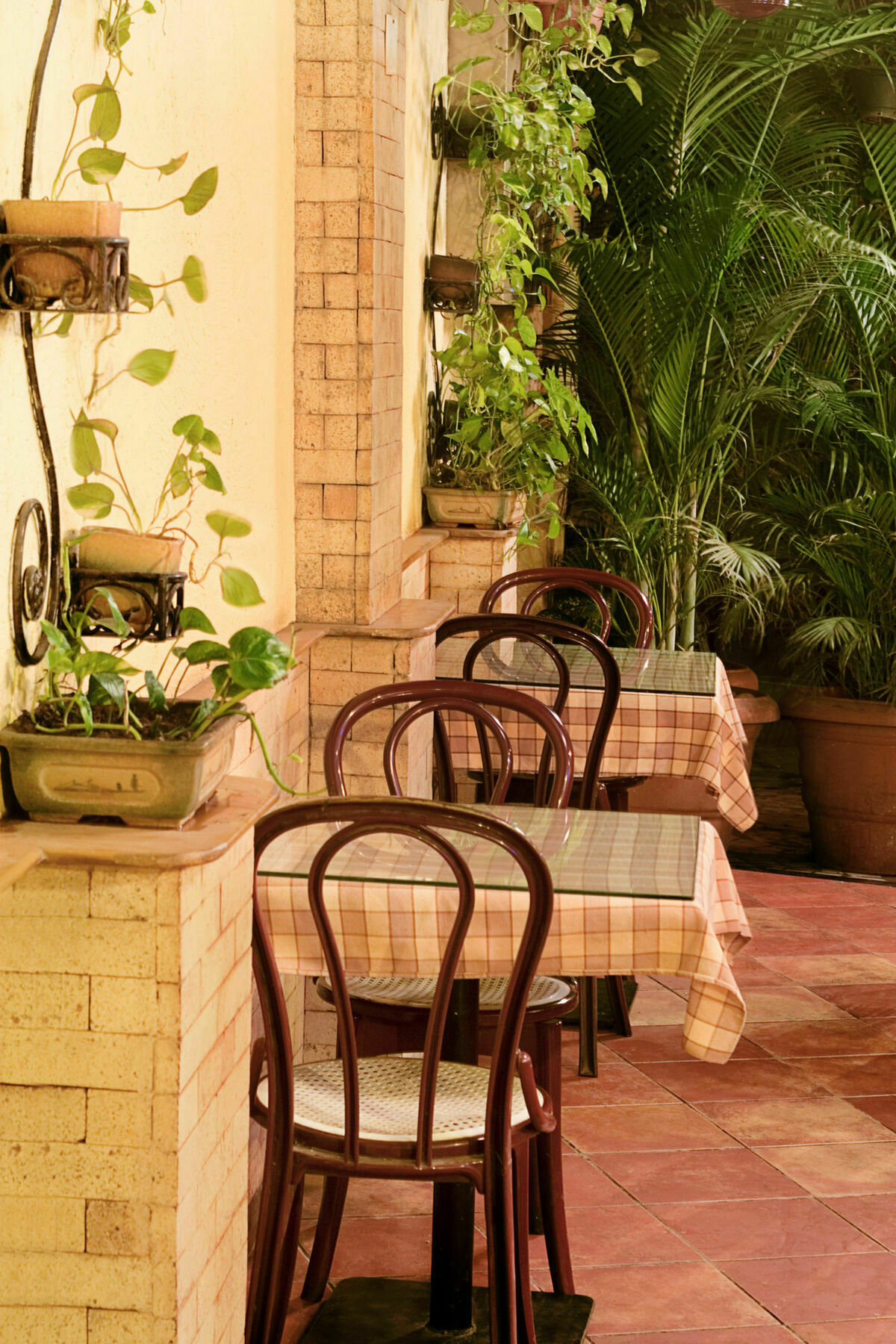 Lucky Hotel Bandra Mumbai Exterior photo