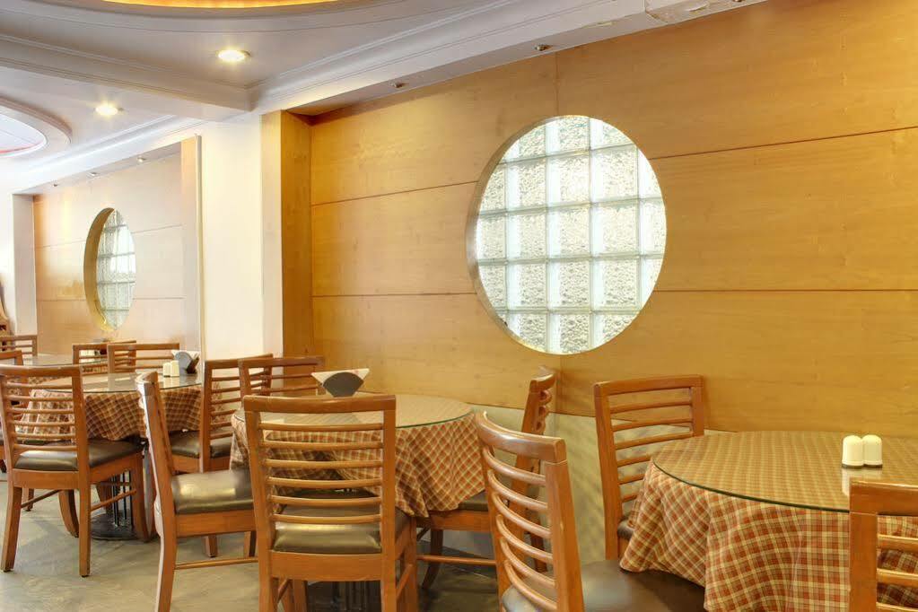 Lucky Hotel Bandra Mumbai Exterior photo