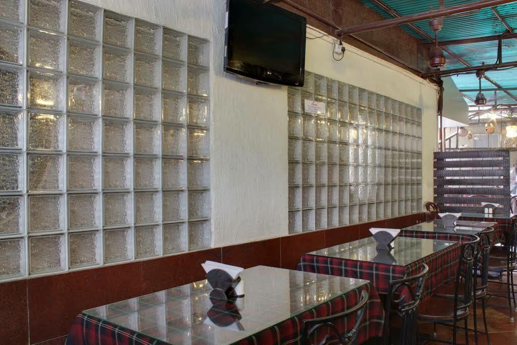 Lucky Hotel Bandra Mumbai Exterior photo