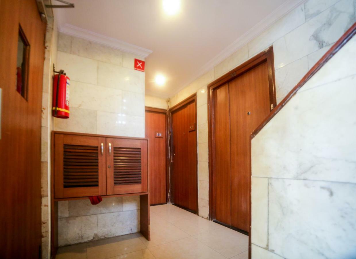 Lucky Hotel Bandra Mumbai Exterior photo